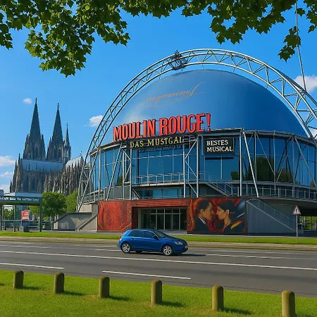 Апартаменты Penthouse Koeln 75